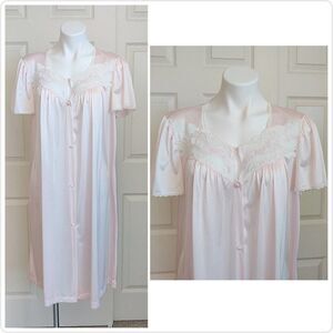 Vintage Vanity Fair short sleeve button front nightgown housecoat M